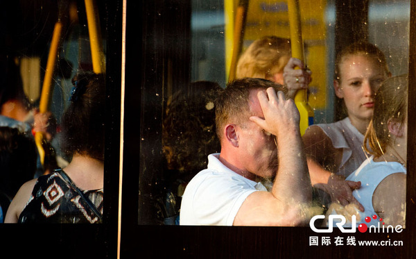 ʱ2014717գʷֻMH17ͻʧ¼鼤ͼƬԴRobin Utrecht Photography/Getty Images/CFP