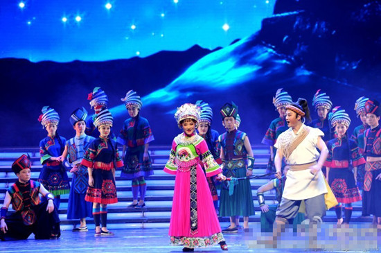 [特·丽人]全国人大代表杨俊:戏曲金花勇立文