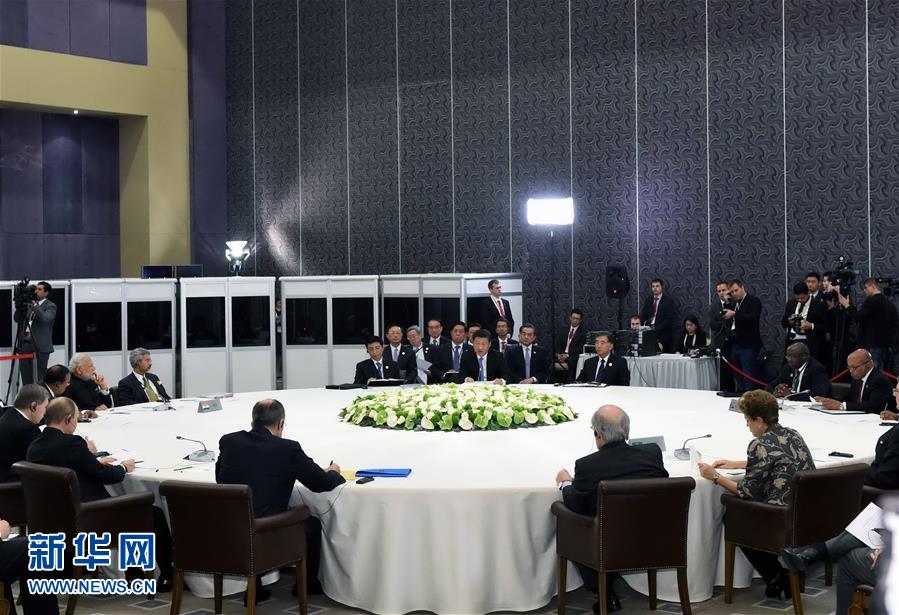 11��15�գ���ש�����쵼�˷���ʽ�����������䰲�����Ǿ��У��й�������ϯϰ��ƽ������˹��ͳ�վ���ӡ������Ī�ϡ��Ϸ���ͳ������������ͳ�������ϯ��ϰ��ƽ�ڻ��Ϸ�����Ϊ�����ػ���Ӧ����ս������Ҫ������ �»������ �İ��� ��