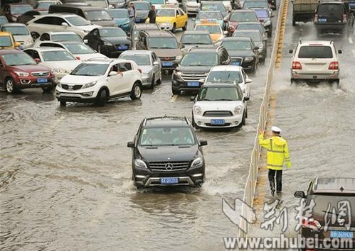武汉中心城区道路大范围渍水 中断路段206处创