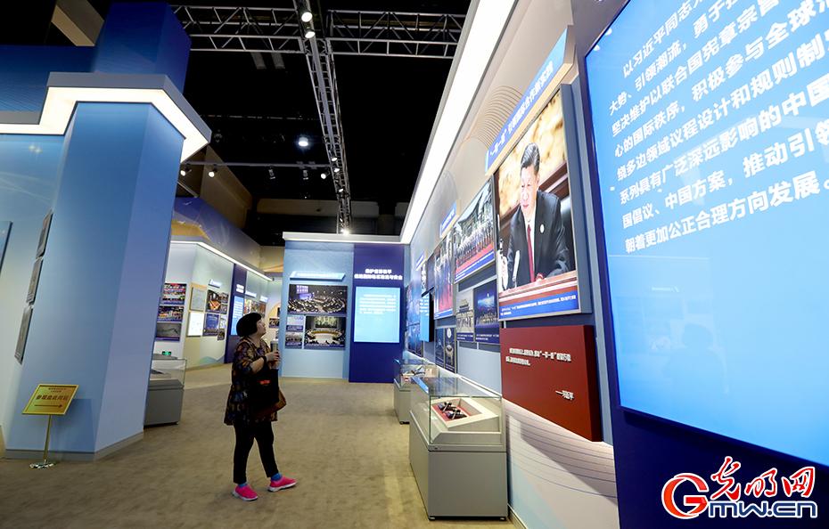 �����·ܽ������ꡱ���ͳɾ�չ�ھ���Ļ