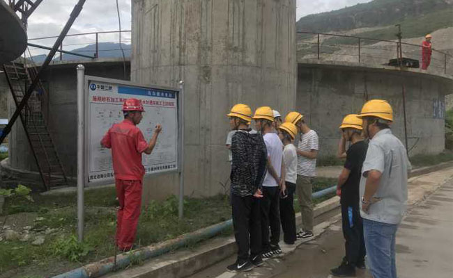 华中科技大学水电学院实践团队赴乌东德探访世界第七大水电站