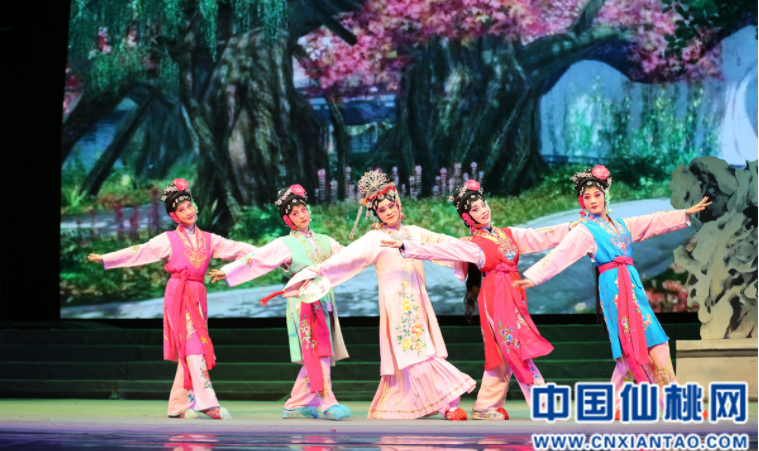 “戏曲进校园”新体验 中国地方戏曲遇上印度史诗