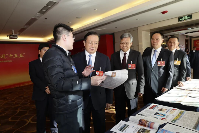 ���������ѫ��ΰ�����μ�ȫ�����ᱨ�������Ź�����