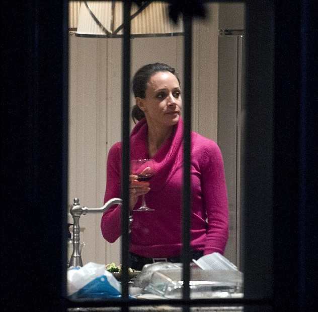 奥巴马称婚外情丑闻未致机密外泄 “小三”或被刑诉