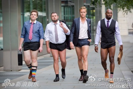 英国猛男穿<em>齐蛋超短裤</em>上街惊呆路人(组图)_荆