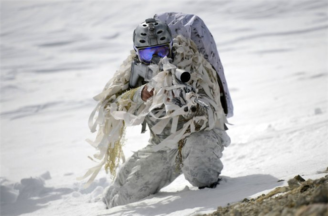 美军特种兵雪地迷彩曝光 科幻感十足