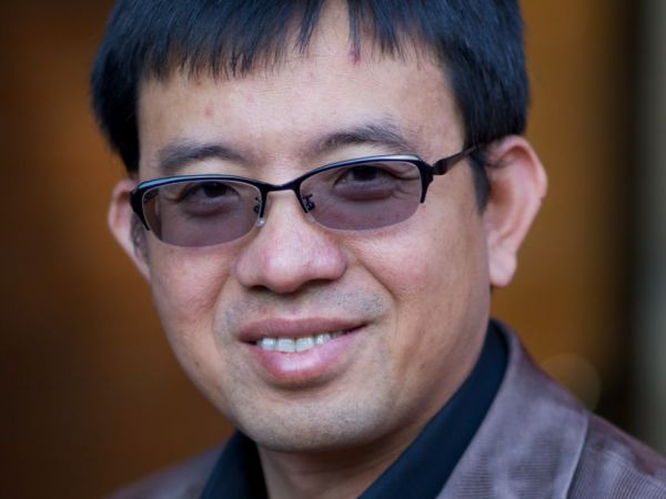 美华裔教授遇刺身亡