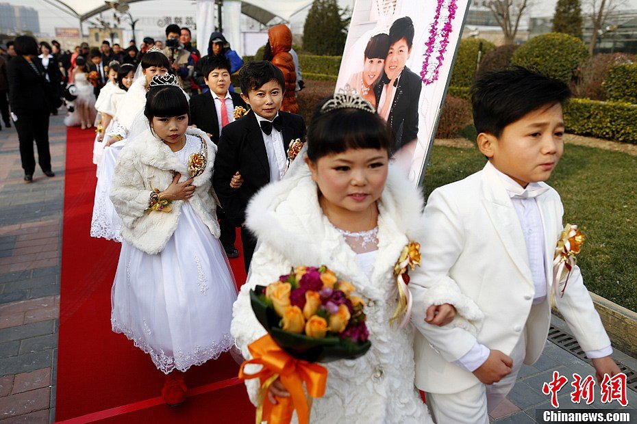 七对袖珍人在北京举办婚礼 平均身高1.26米(组
