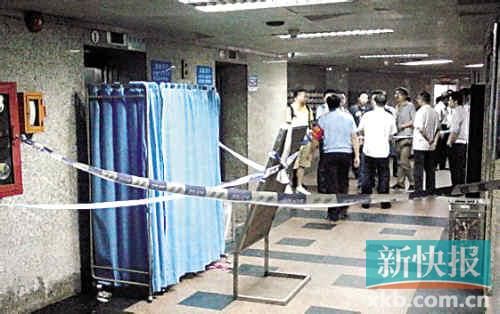 深圳女护士遭电梯夹头身亡 鲜血四溅吓哭女孩_