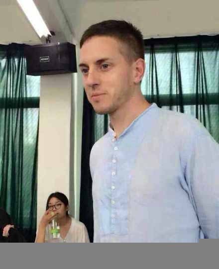 ����ѧԺ���Բ���Ů��Ӣ����ʦ�ߺ� ����:����Ӣ���