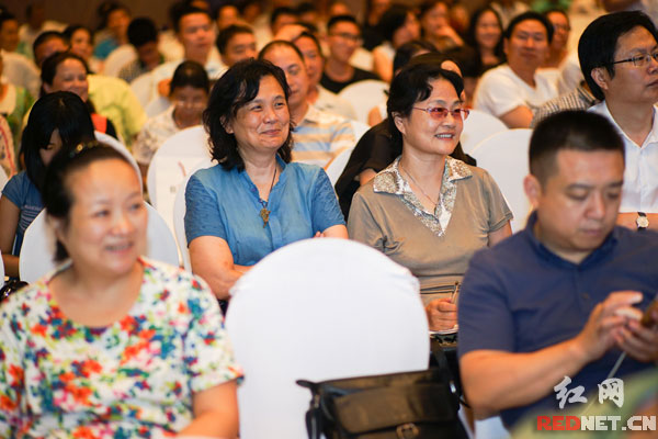 ��λͶ�ʡ��󿧡���Ȥ��Ĭ������������ݽ������ֳ��ŷ���һ����Ц����