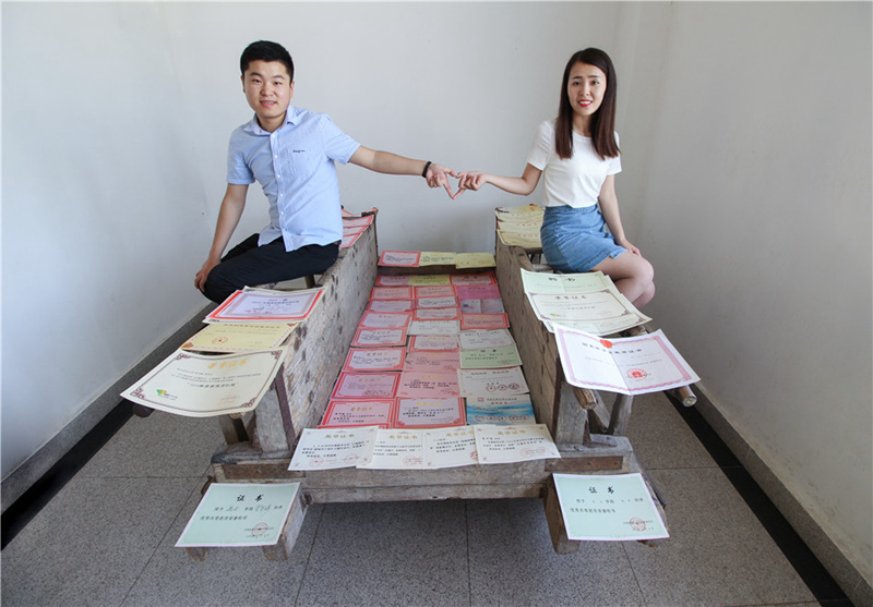 ѧ������ɹ137��֤������� Լ����ҵ�����֡�8��