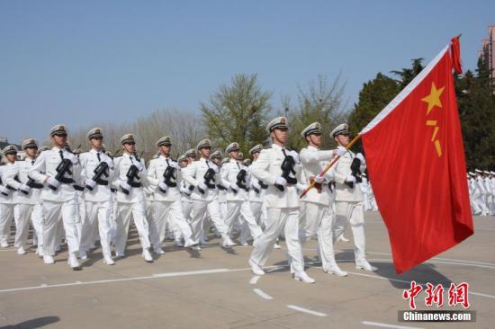 资料图:海军大连舰艇学院举办庆祝海军节阅兵暨军校开放日活动.