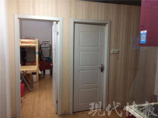 南京整治群租房:一套房子蜗居28人 墙上挂满电