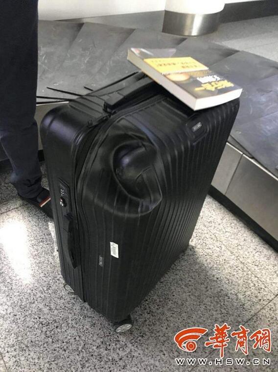 托运行李箱变形 乘客称5980元买的,东航只赔2