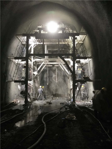 ���й��Σ��������ƪ�����黪������·���ҡ��ġ���������