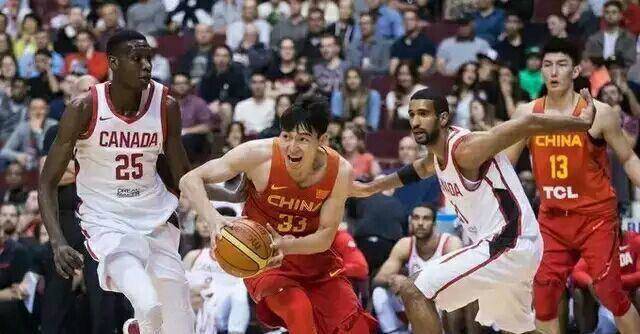 中国男篮热身赛起冲突 主帅杜峰情绪激动冲入