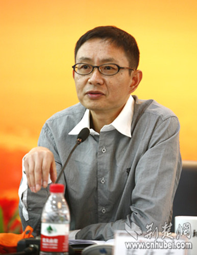 陈伟东教授