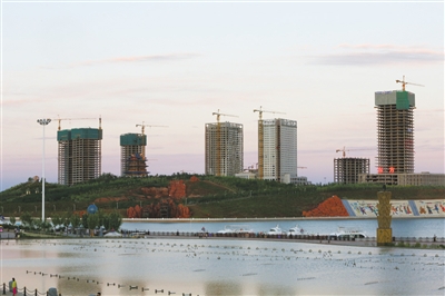 2013��7��15�գ�����ʲ�������ڽ���¥�̡�