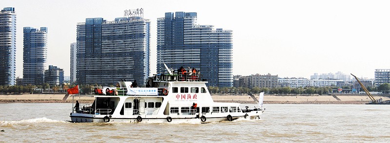 中国科考队在汉启航寻江豚 张靓颖将登船考察