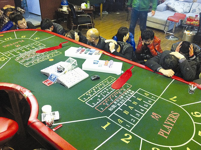 图文:民警破拆12道铁门端掉这家赌场-荆楚网 www.cnhubei.com