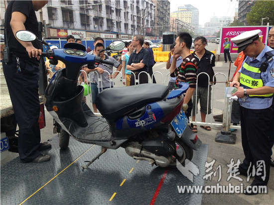 超标电动车大限将至?武汉警方开展专项整治