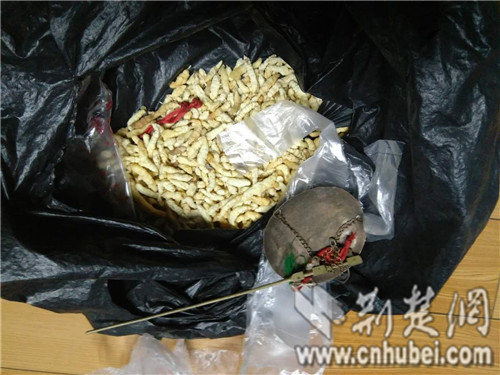 假“风湿药”_副本.jpg 假“风湿药”_副本.jpg