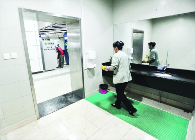 武汉地铁厕所年内升级完毕 54间厕所15日前启