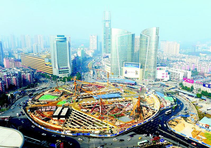 武汉光谷广场综合体最复杂区域春节前将封顶(