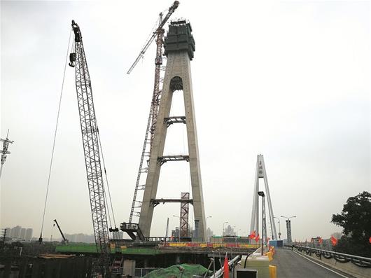 月湖桥姊妹桥114.5米高主塔封顶_湖北日报网