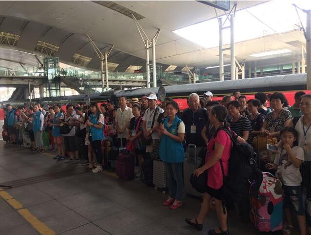 武汉去新疆有旅游专列了 730多名游客开启15