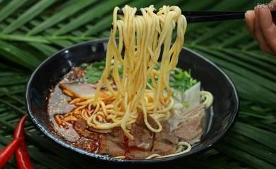 牛肉面卖78元 连李易峰这样的明星都觉得贵_湖