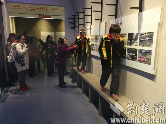 我为春运出份力!武汉小小地铁志愿者在行动