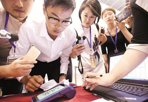 武汉首批大学生八折房完成认购 353人成功签约