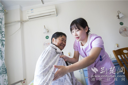 江汉区老年公寓体验记:标准化服务改变养老生
