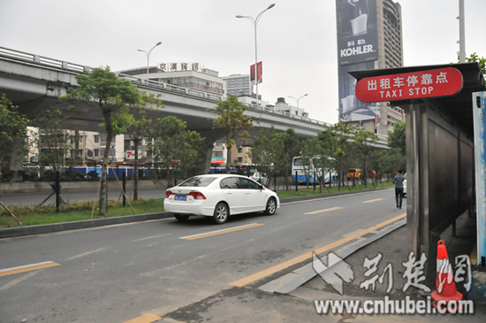武汉市增设4处过江桥梁出租车接驳点方便市民