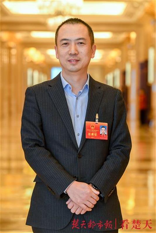 武汉市人大代表李洵建设新一线城市指日可待