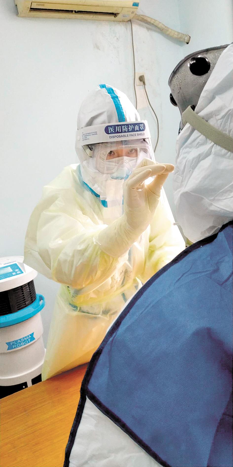 5名90后护士进入咽拭子采样队与病毒较量挺在最前沿