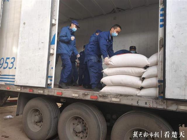 跨越2300公里,缅甸捐赠的200吨大米今抵武汉