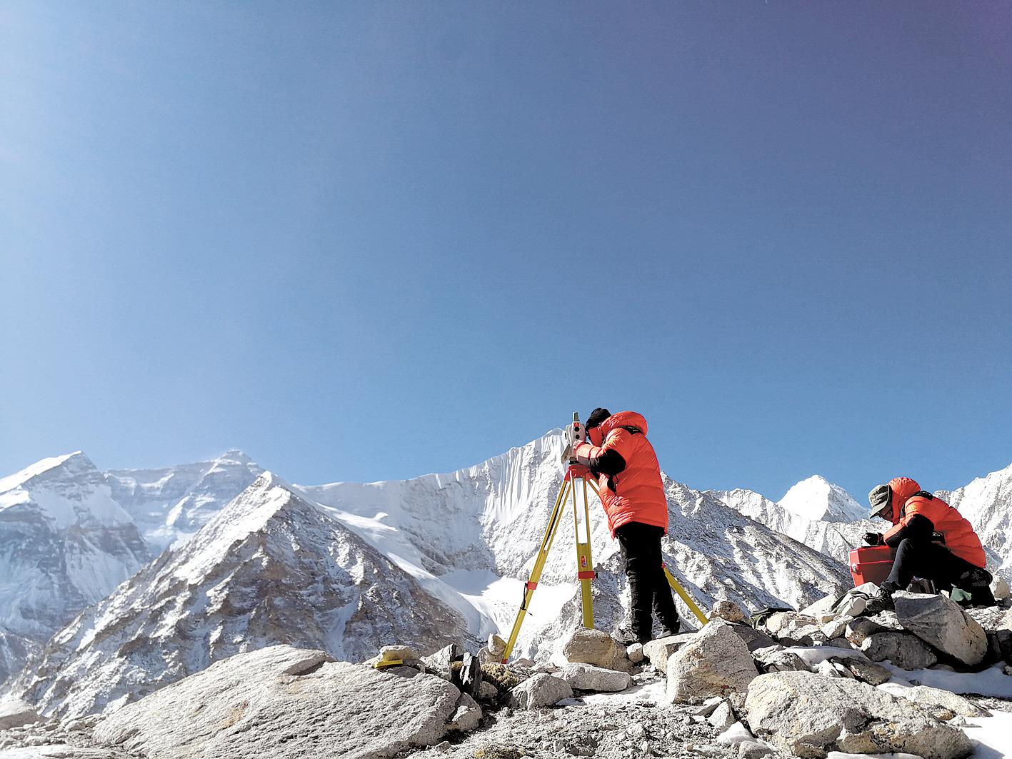 通讯员庞伟红)5月7日,2020珠峰高程测量登山队继续向更高海拔挺进