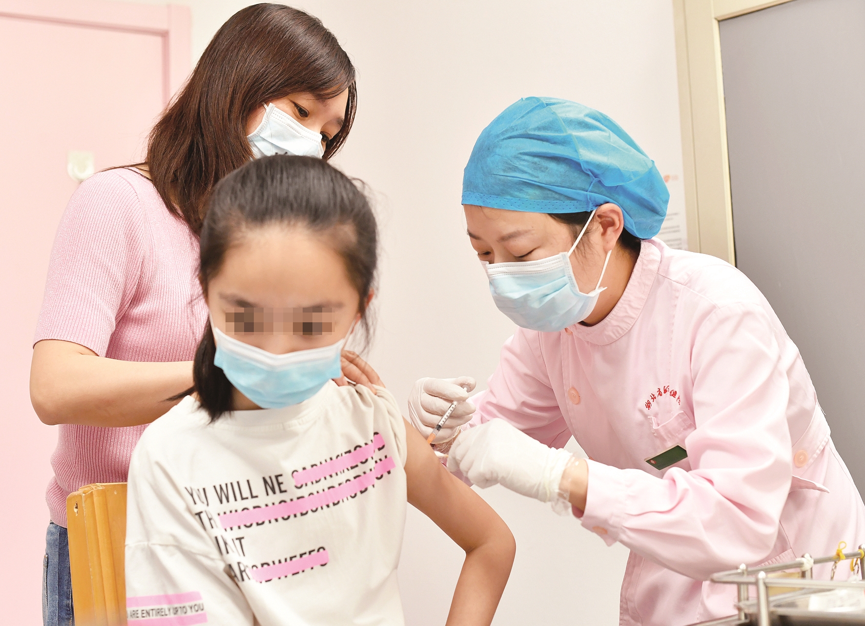 国产二价hpv疫苗全国首针开打 10岁武汉女孩成第一个接种者