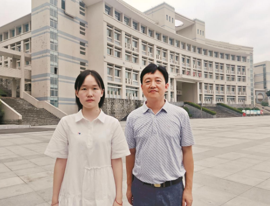 巴东一中文科生王欣悦录取总分为670分,兴趣广泛的土家妹娃选择了北大