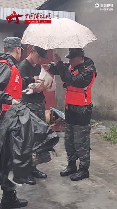 神评论|一只蛐蛐比我还值钱