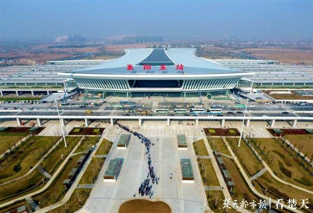 历时7小时5分,节省约14小时,襄阳明起开通直达深圳高铁