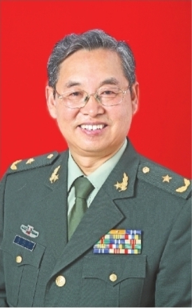 曾任军事科学院原军事历史研究部副部长,研究员,齐德学少将.