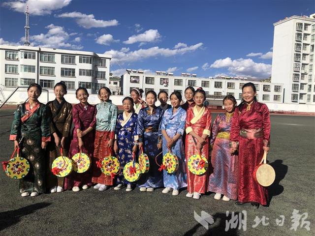 2019年8月,湖北省"组团式"教育援藏开始对口援建西藏山南市东辉中学.