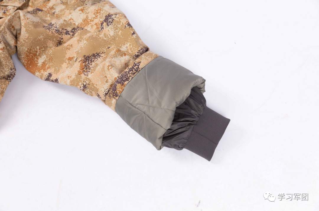 20羽绒作训大衣a款 袖口 20羽绒棉衣裤b款↓↓ 20羽绒作训大衣b款