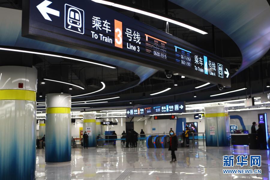 这是12月26日拍摄的地铁省体育中心站站厅.