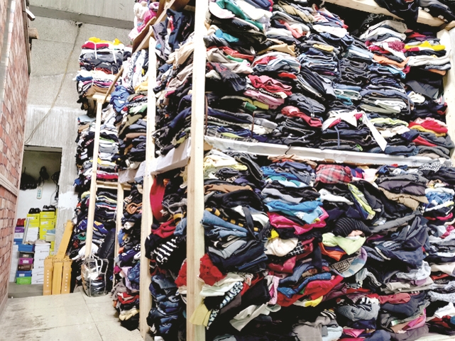 不要钱 不用谢 你需要 你拿走 湖南老人4年免费送出10万件衣服